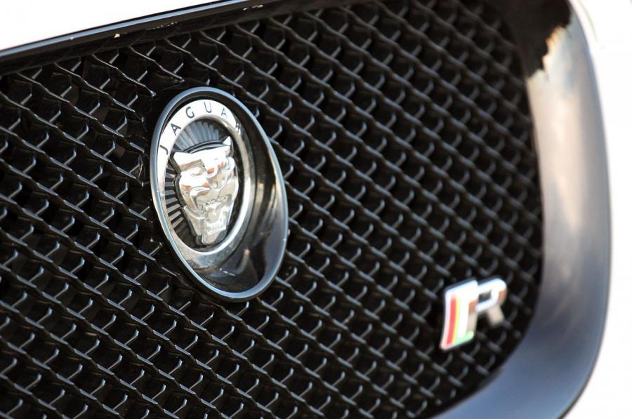  Jaguar XFR 2012 года  (фото 2 из 46)